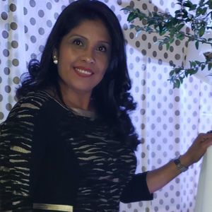 Meet your Posher, Elizabeth